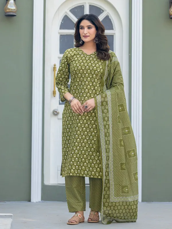 Green_&_Mehendi_Kurti_Pant_Dupatta_Set_For_Women