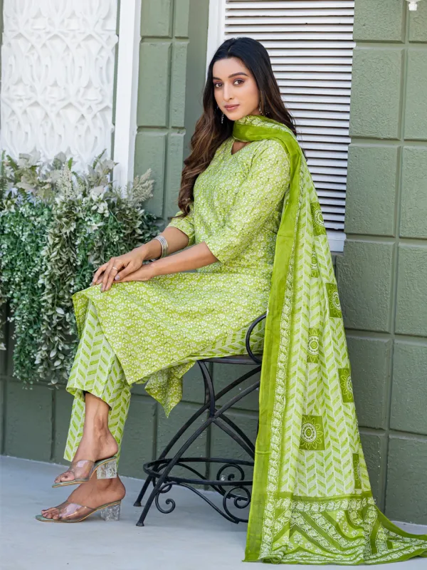 Green_&_Parrot_Kurti_Pant_Dupatta_Set_For_Women