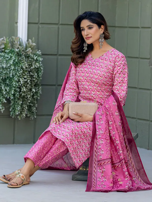 Pink_Kurti_Pant_Dupatta_Set_For_Women