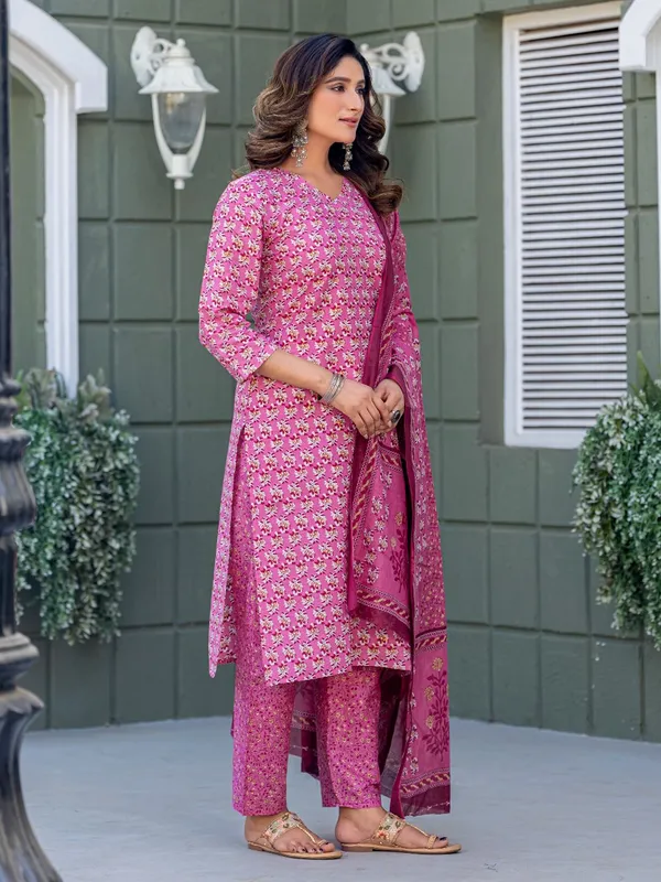 Pink_Kurti_Pant_Dupatta_Set_For_Women
