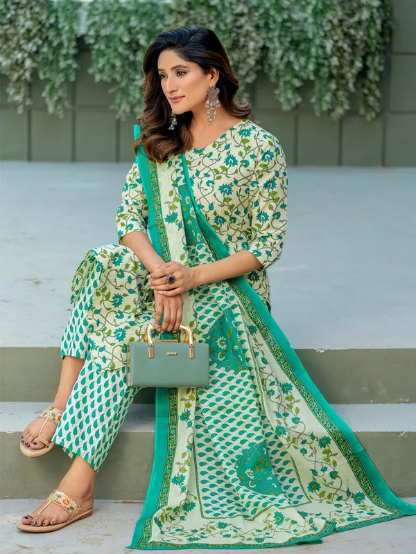 Green_&_Pista_Kurti_Pant_Dupatta_Set_For_Women