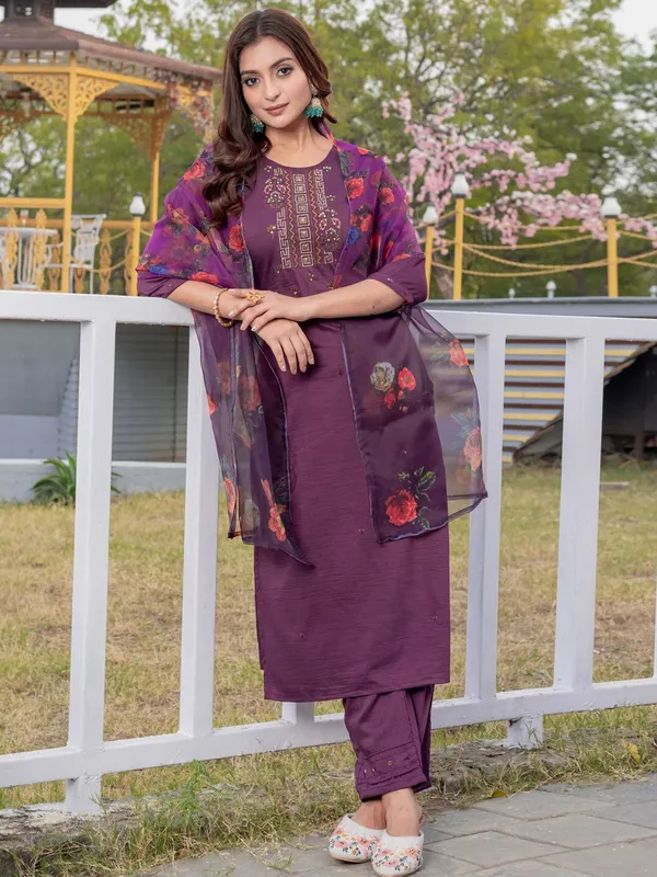 Purple_Kurta_Pant_Dupatta_Set_For_Women