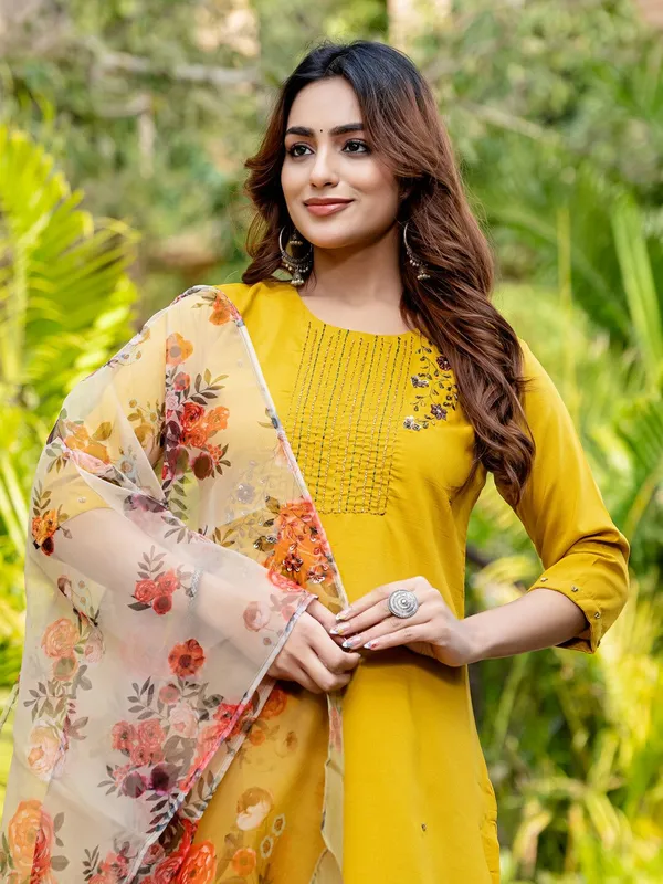 Yellow_Kurta_Pant_Dupatta_Set_For_Women