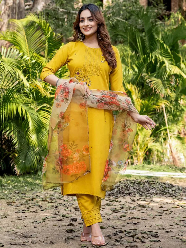 Yellow_Kurta_Pant_Dupatta_Set_For_Women