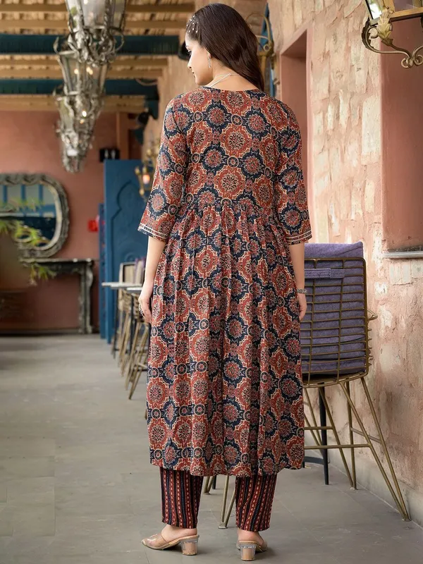 Multicolor_&_Maroon_Kurta_Pant_Dupatta_Set_For_Women