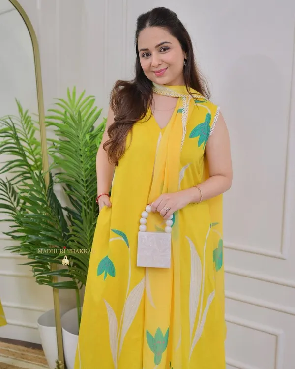 Yellow_Kurta_Pant_Dupatta_Set_For_Women