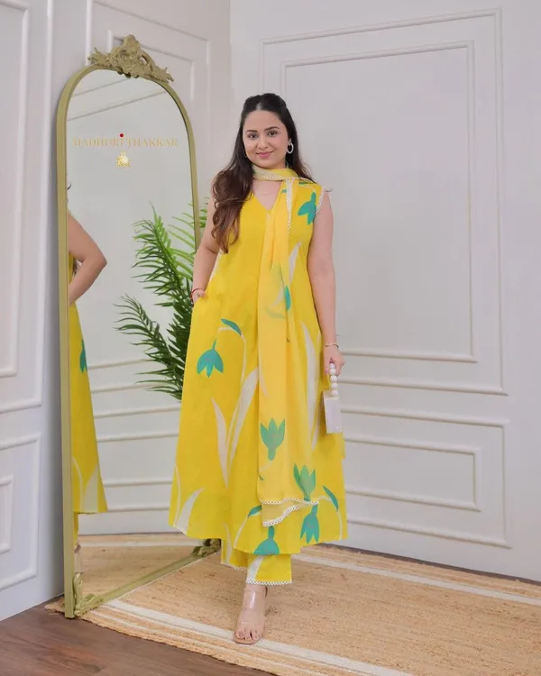 Yellow_Kurta_Pant_Dupatta_Set_For_Women