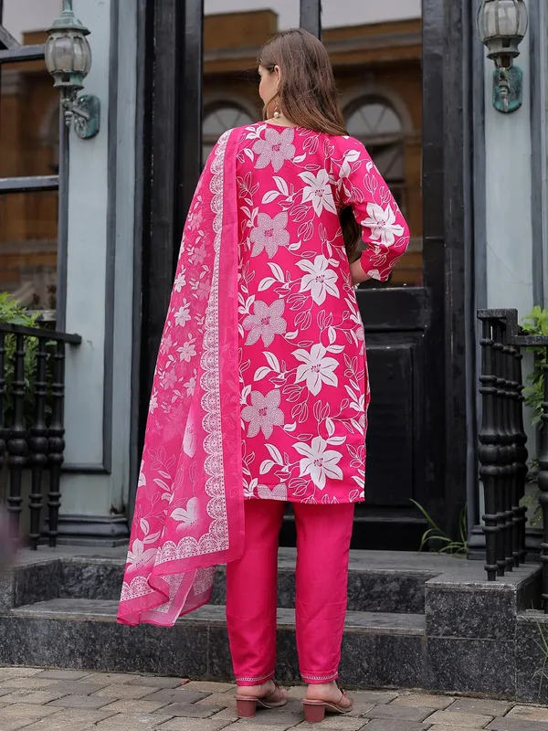 Pink_&_Rani_Kurta_Pant_Dupatta_Set_For_Women