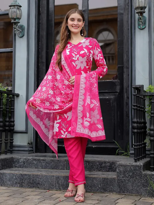 Pink_&_Rani_Kurta_Pant_Dupatta_Set_For_Women