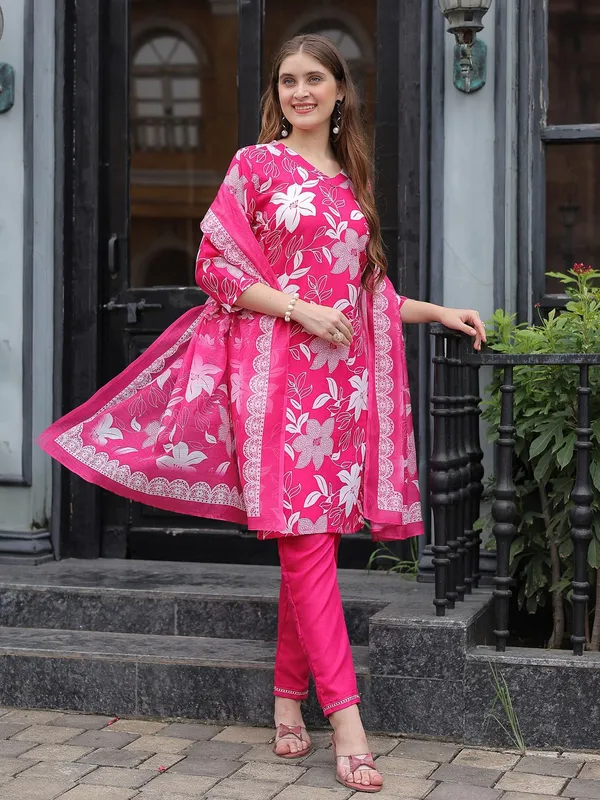 Pink_&_Rani_Kurta_Pant_Dupatta_Set_For_Women