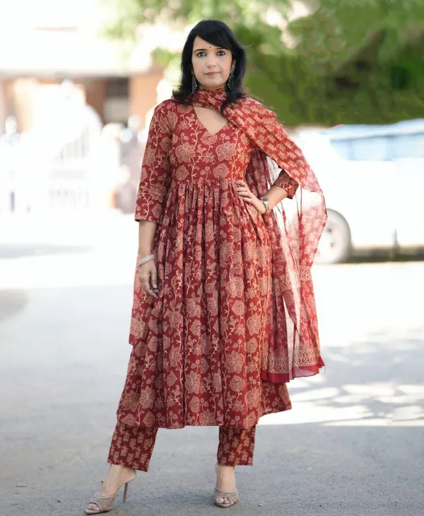 Maroon_Kurta_Pant_Dupatta_Set_For_Women