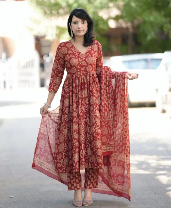 Maroon_Kurta_Pant_Dupatta_Set_For_Women