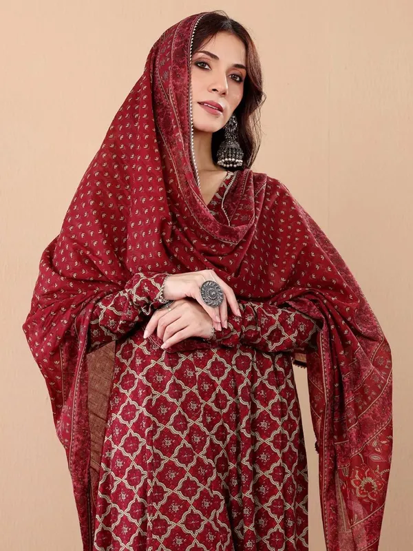 Maroon_Kurta_Pant_Dupatta_Set_For_Women