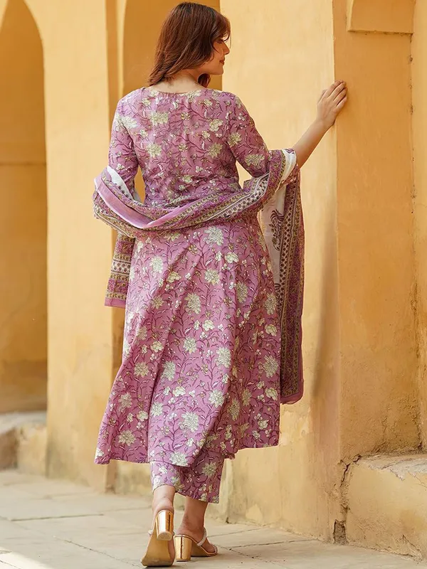 Purple_&_Lavender_Kurta_Pant_Dupatta_Set_For_Women