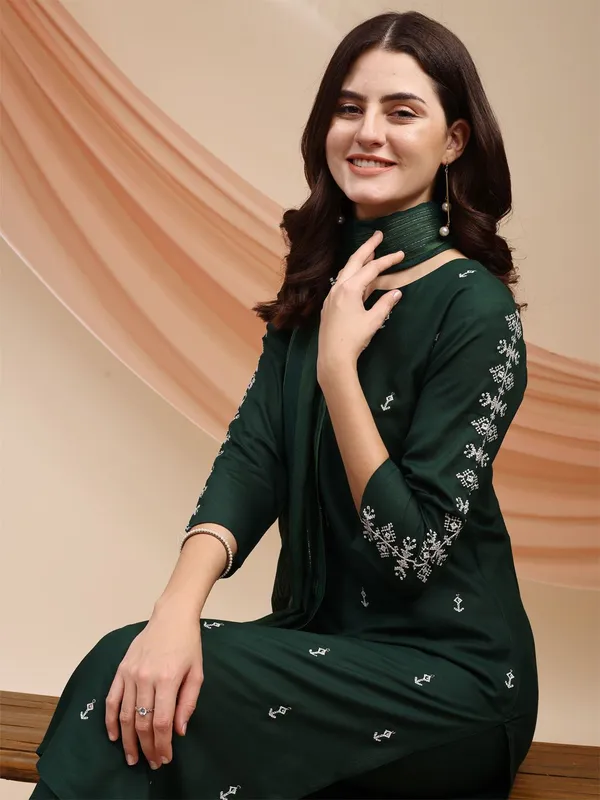 Dark_Green_Kurti_Pant_Dupatta_Set_For_Women