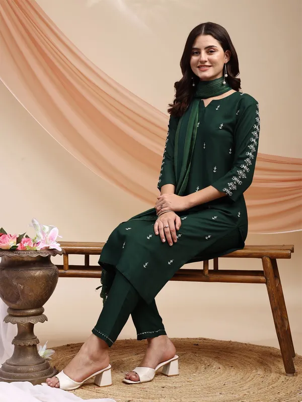 Dark_Green_Kurti_Pant_Dupatta_Set_For_Women