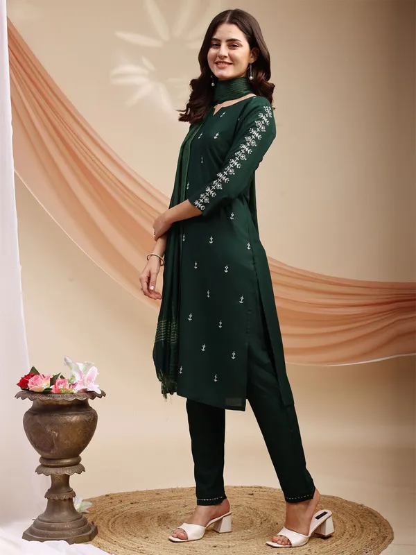 Dark_Green_Kurti_Pant_Dupatta_Set_For_Women
