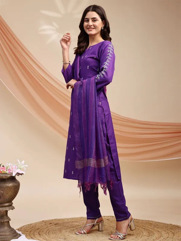 Purple_&_Jamun_Kurti_Pant_Dupatta_Set_For_Women