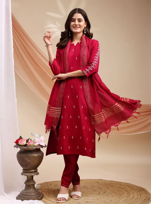 Maroon_Kurti_Pant_Dupatta_Set_For_Women