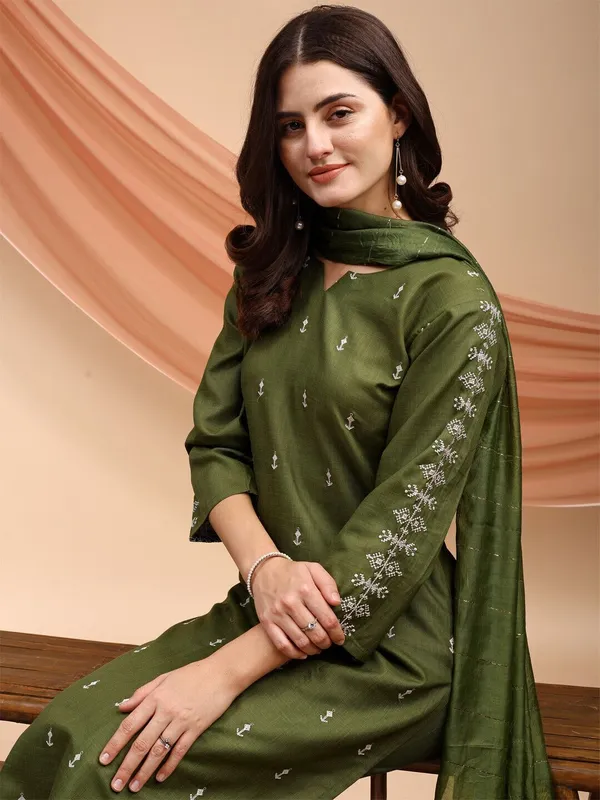 Green_&_Mehendi_Kurti_Pant_Dupatta_Set_For_Women
