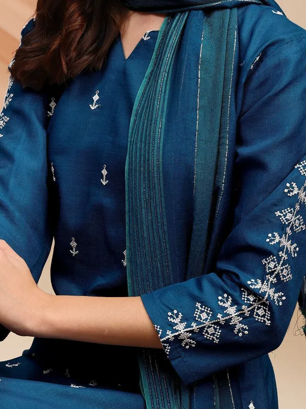 Blue_&_Morpich_Kurti_Pant_Dupatta_Set_For_Women