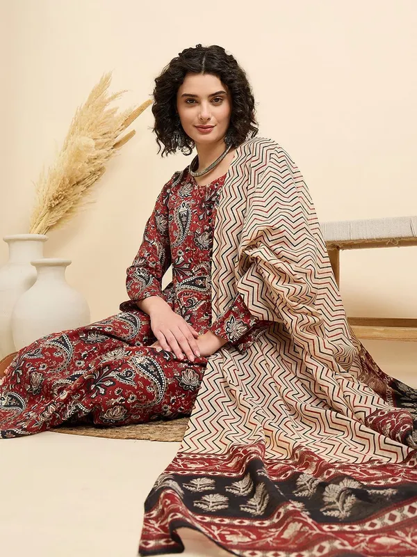 Maroon_Kurta_Pant_Dupatta_Set_For_Women