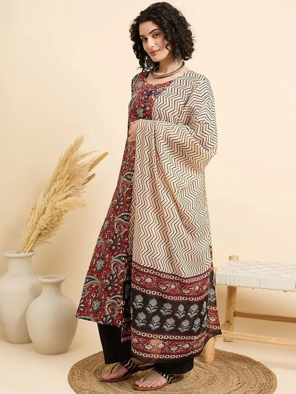 Maroon_Kurta_Pant_Dupatta_Set_For_Women