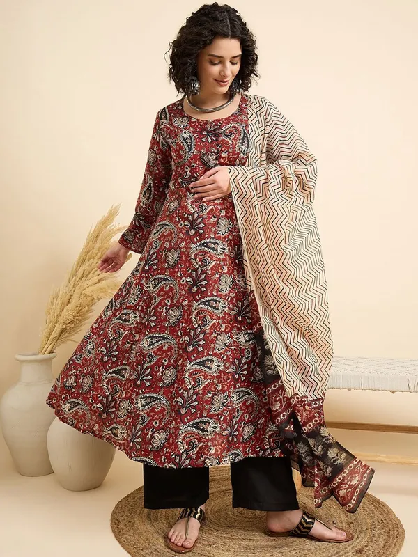 Maroon_Kurta_Pant_Dupatta_Set_For_Women