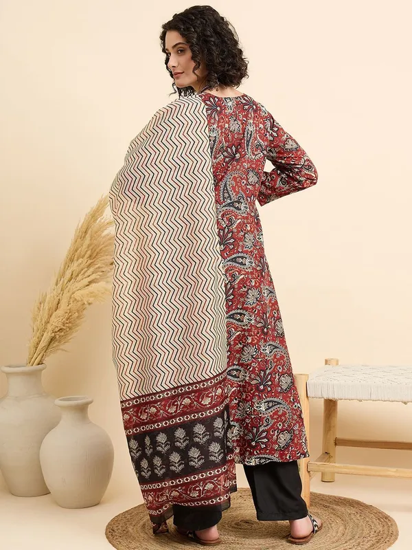 Maroon_Kurta_Pant_Dupatta_Set_For_Women