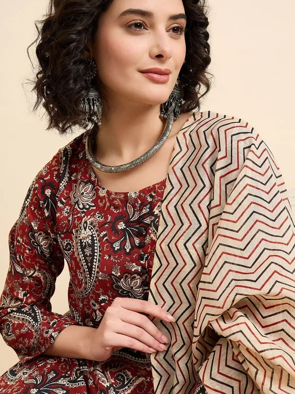 Maroon_Kurta_Pant_Dupatta_Set_For_Women