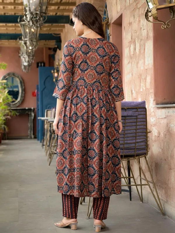 Maroon_Kurta_Pant_Dupatta_Set_For_Women