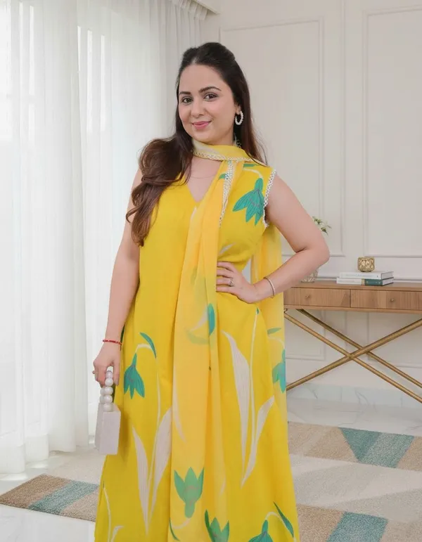 Yellow_Kurta_Pant_Dupatta_Set_For_Women