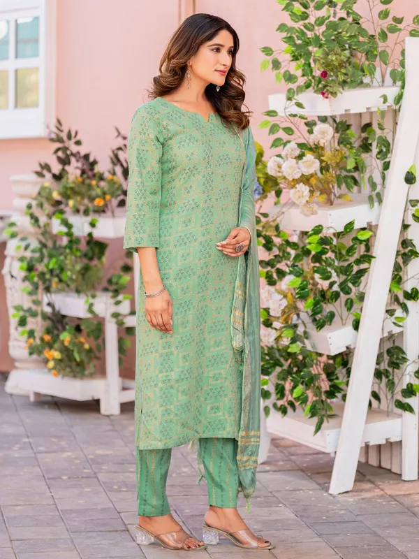 Green_&_Pista_Kurta_Pant_Dupatta_Set_For_Women