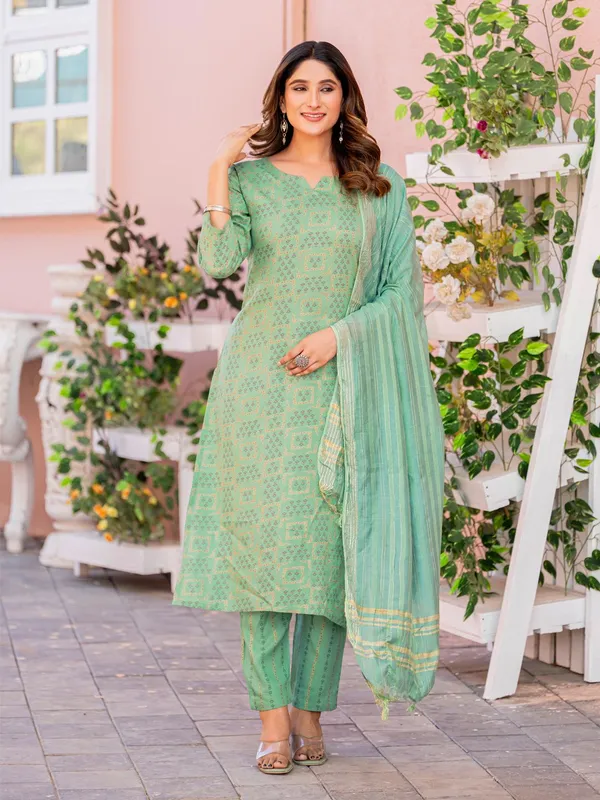 Green_&_Pista_Kurta_Pant_Dupatta_Set_For_Women