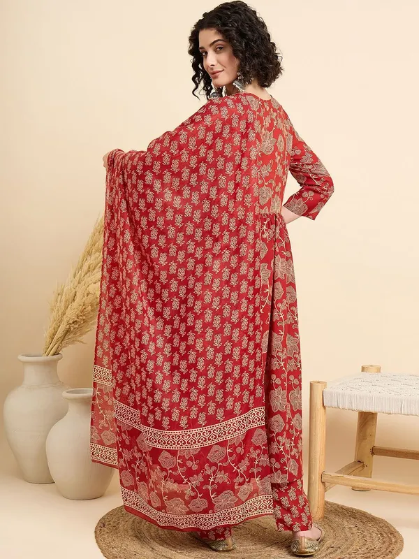 Maroon_Kurta_Pant_Dupatta_Set_For_Women