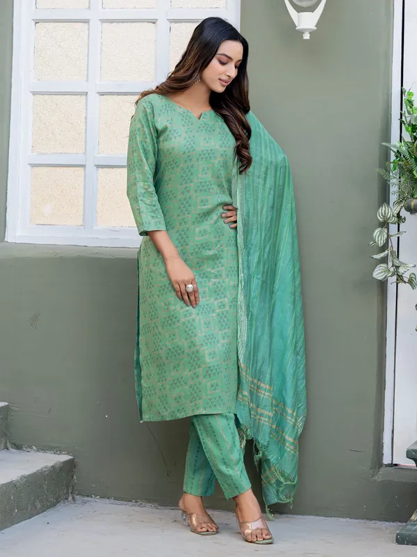 Green_&_Pista_Kurta_Pant_Dupatta_Set_For_Women