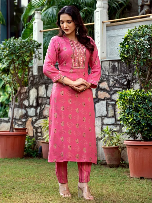 Pink_&_Wine_Kurta_Pyjama_Set_For_Women