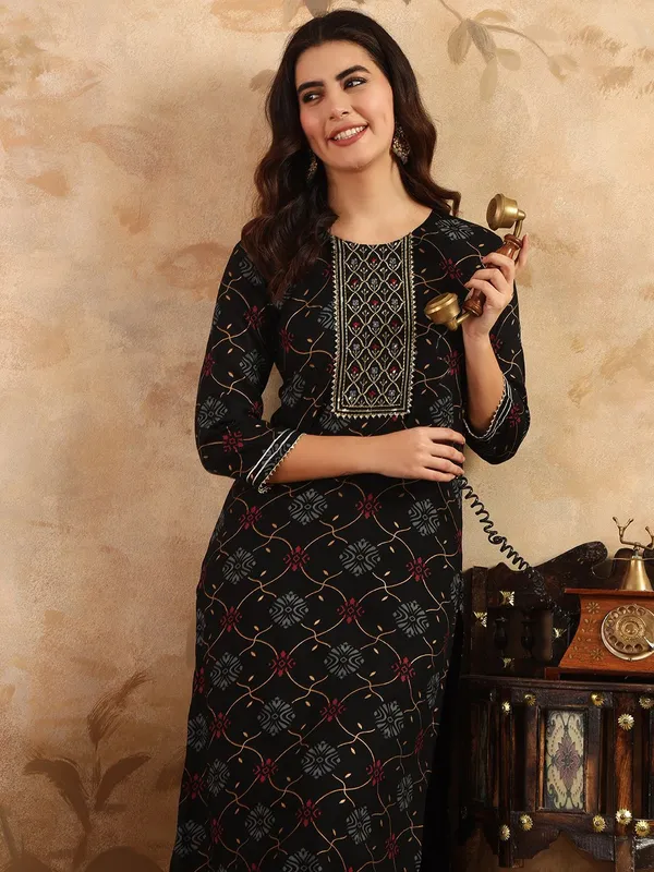Black_Kurti_Pyjama_Set_For_Women