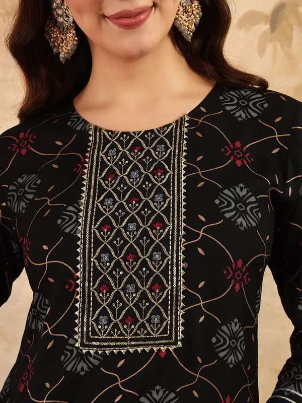 Black_Kurti_Pyjama_Set_For_Women
