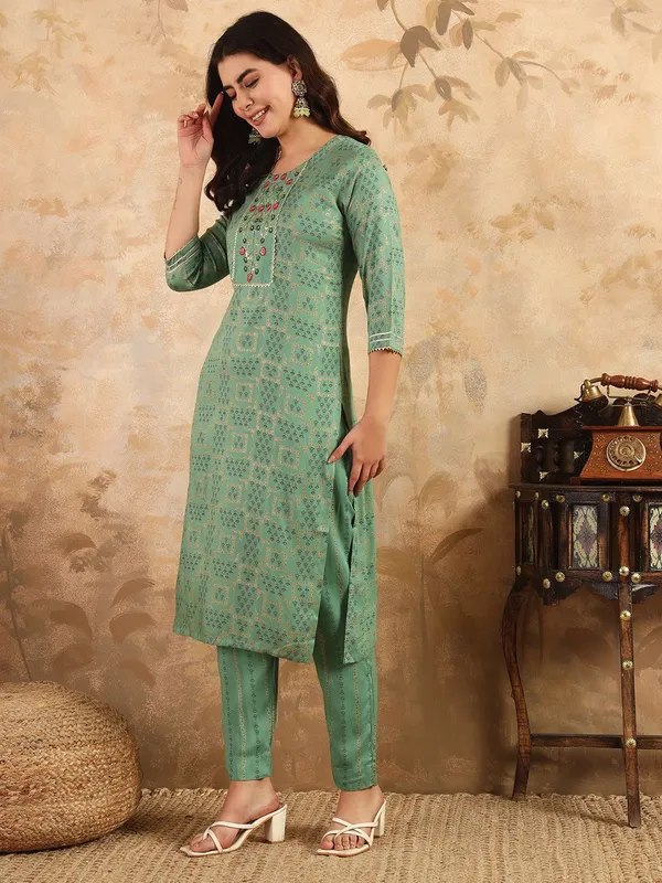 Green_&_Pista_Kurta_Pyjama_Set_For_Women