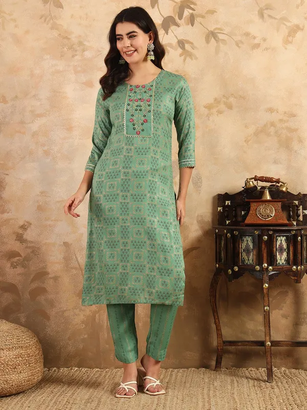 Green_&_Pista_Kurta_Pyjama_Set_For_Women