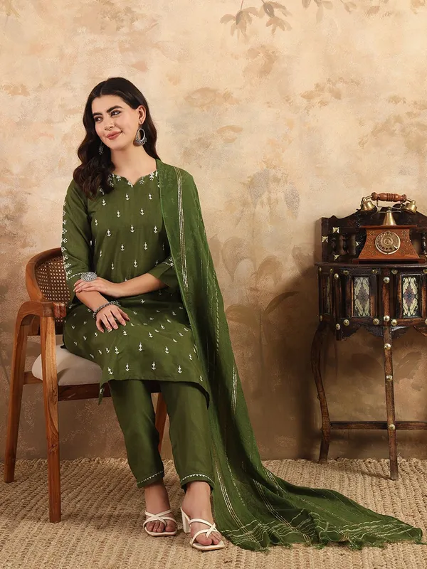 Green_&_Mehendi_Kurta_Pant_Dupatta_Set_For_Women