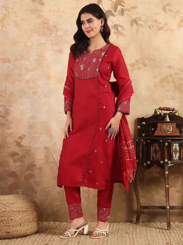 Maroon_Kurta_Pant_Dupatta_Set_For_Women