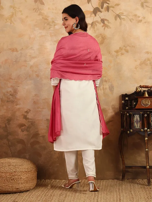 White_Kurta_Pant_Dupatta_Set_For_Women
