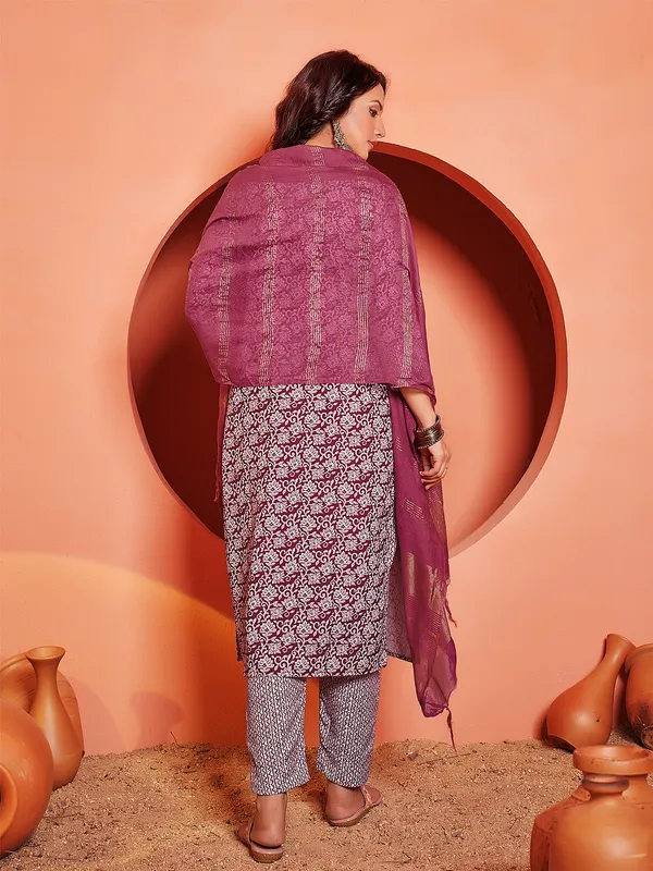 Maroon_Kurta_Pant_Dupatta_Set_For_Women