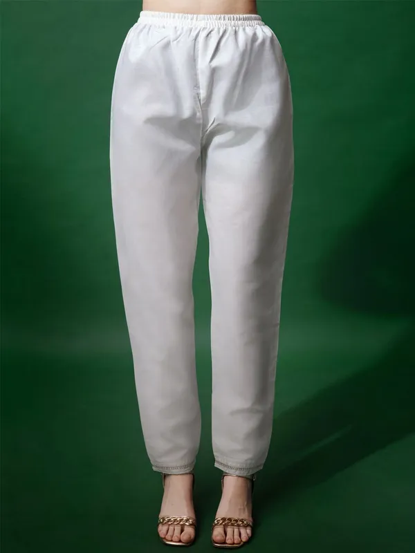 White_Kurta_Pyjama_Dupatta_Set_For_Women