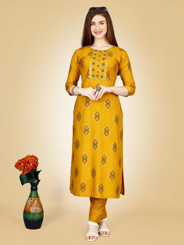 Yellow_Kurta_Pant_Set_For_Women