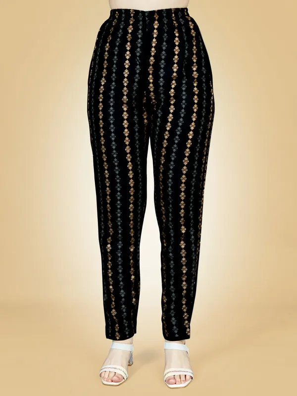 Black_Kurta_Pant_Set_For_Women