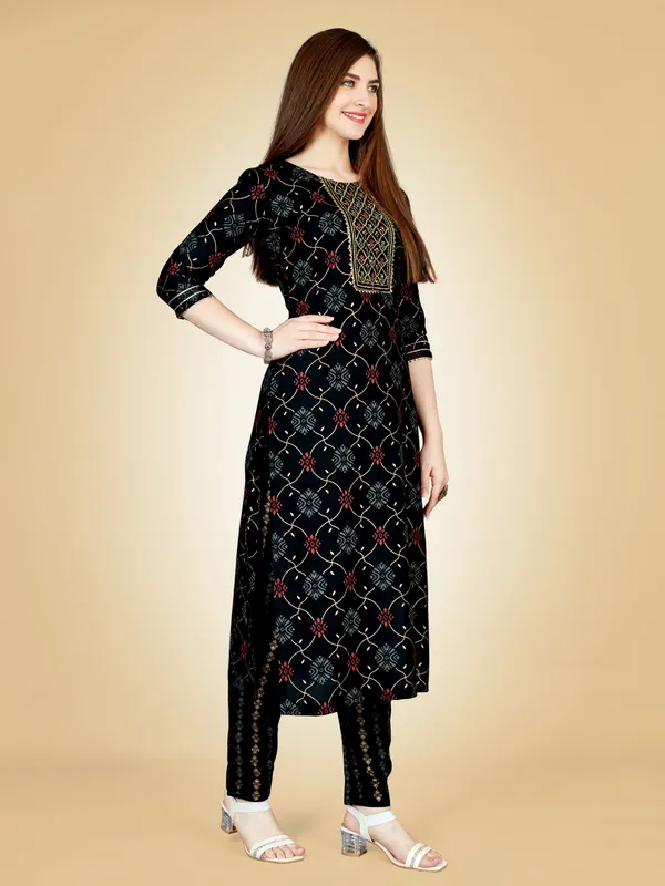 Black_Kurta_Pant_Set_For_Women