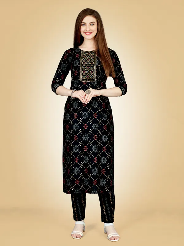 Black_Kurta_Pant_Set_For_Women